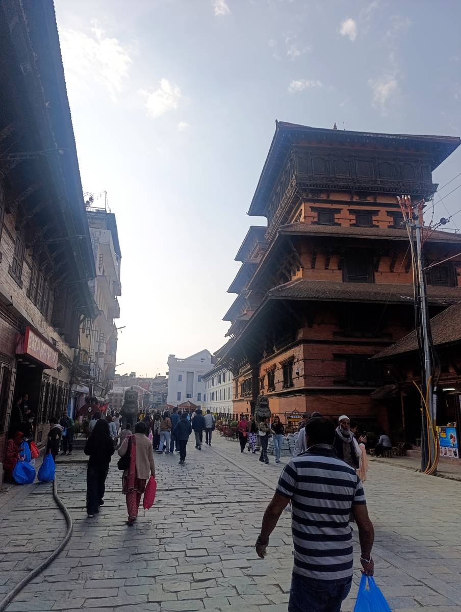 Needed a single room near bagbazar ( 3-4 km in range)