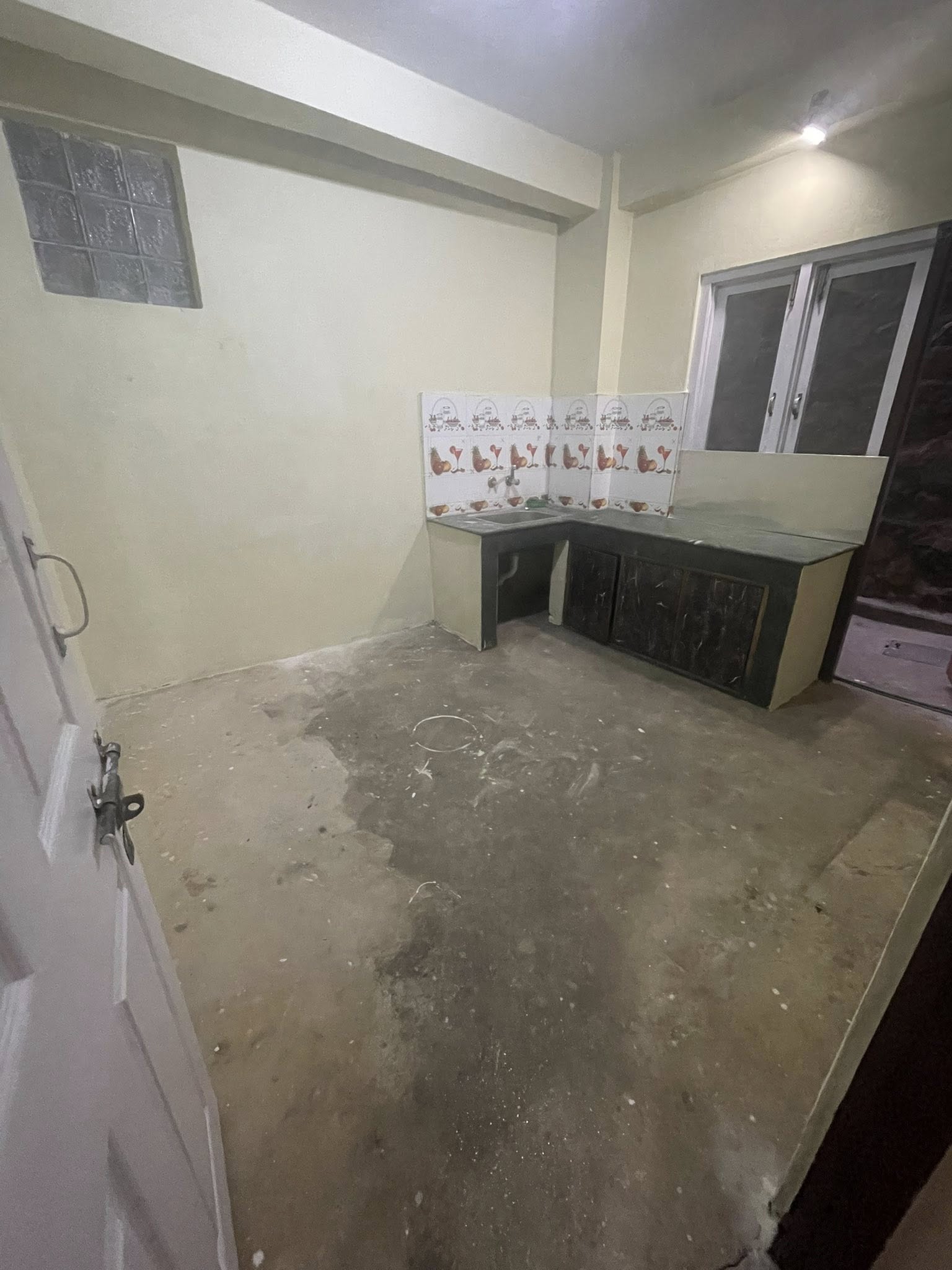 Flat available in Mid Baneshwor area