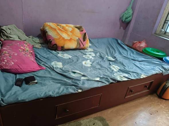 If anyone is looking for a room, there is a flat available at Bhaktapur coalition for 9000