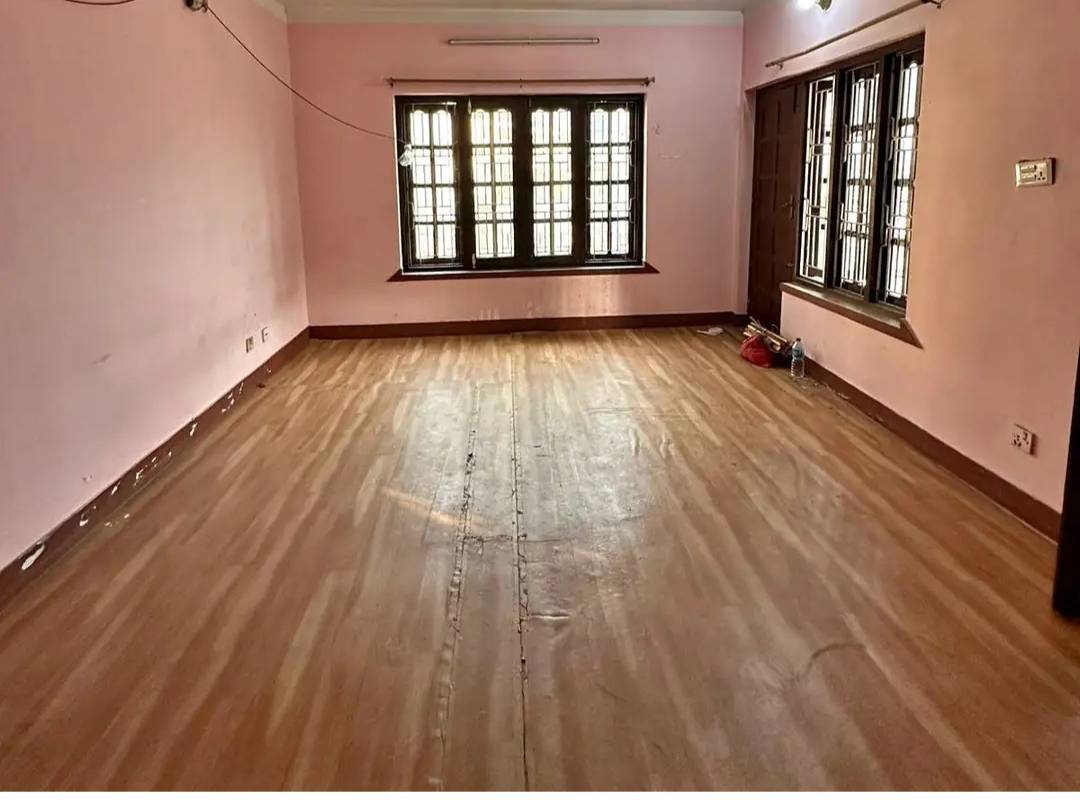 Single room needs near Gathaghar