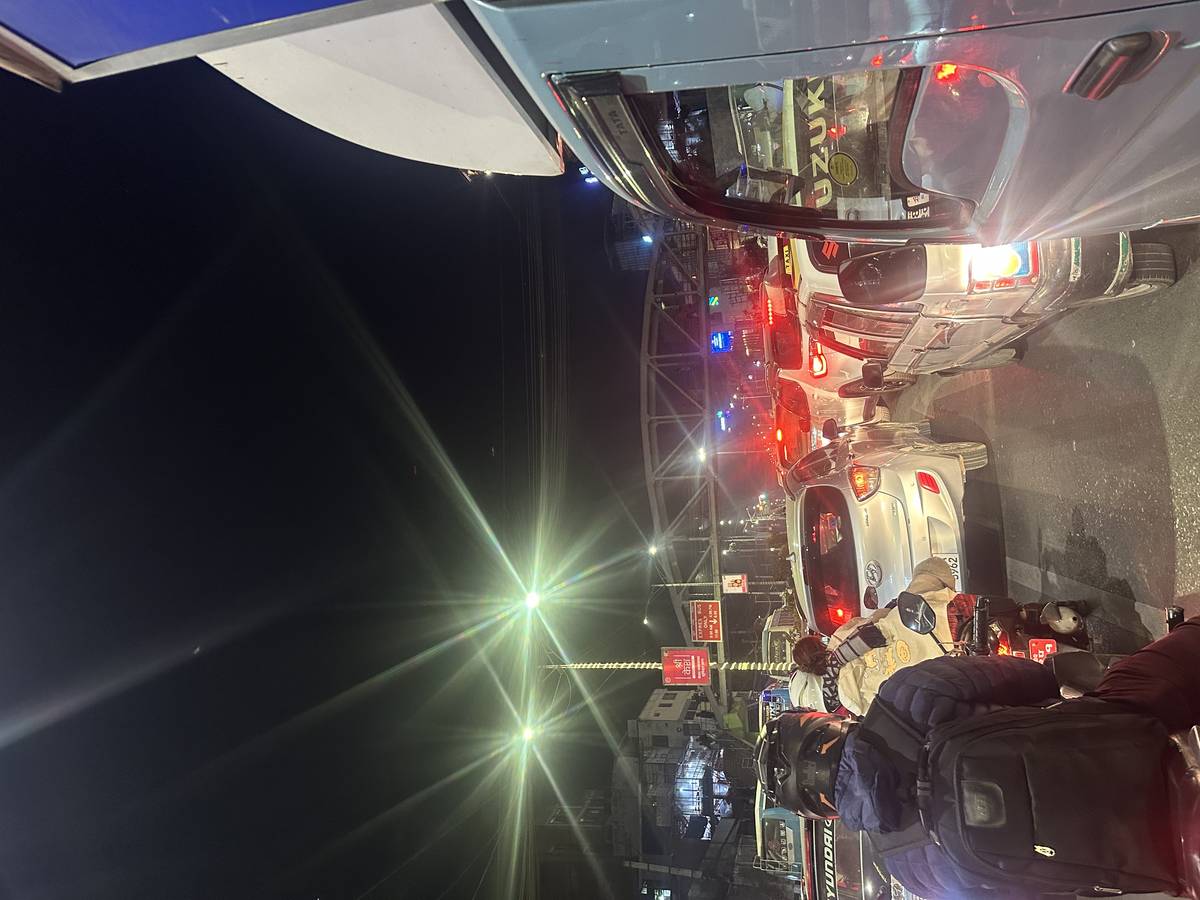 NEED 2BK FOR TWO STUDENTS